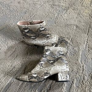 Zara snake print ankle boots low block heel side zipper black white 37 / 6.5